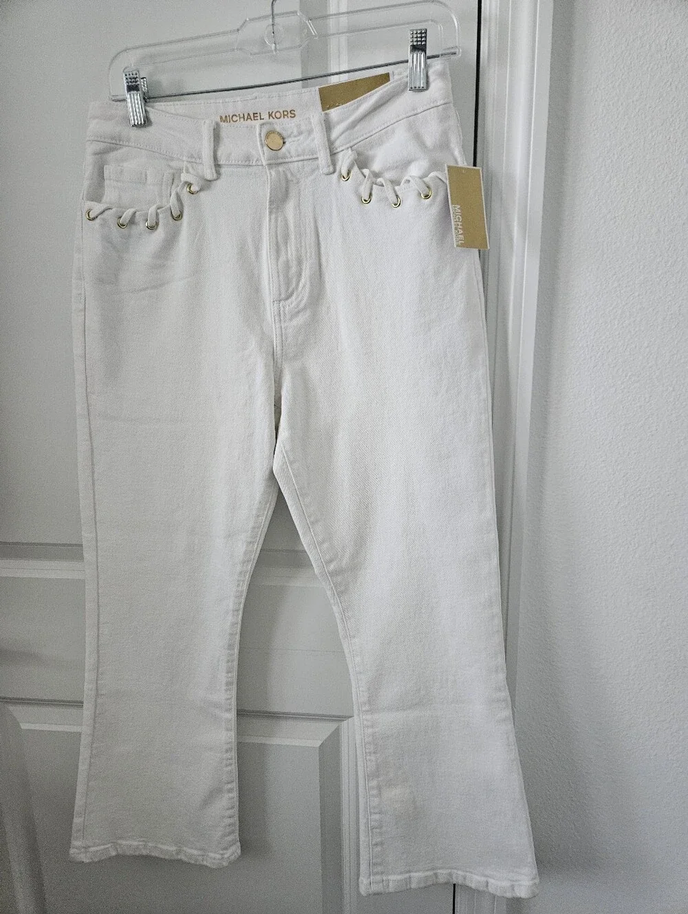NWT Michael Kors White Selma Flared Jeams Size 6 , 25